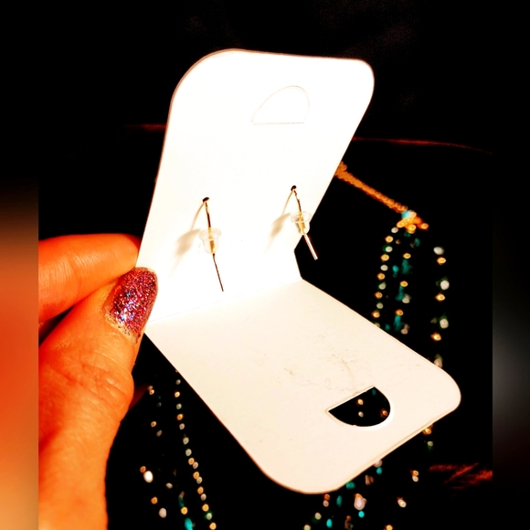 Stunning Brand New Green layer necklace set with matching earrings 😍🥳 - Picture 4 of 6